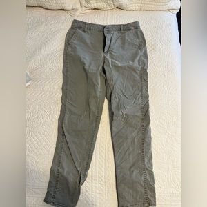 Old nAvy Women’s Cargo-Type Pants, size 10